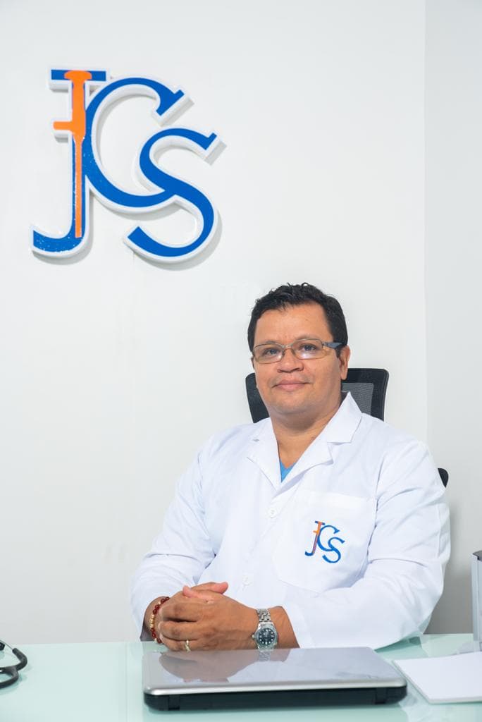 Dr. Javier Castro
